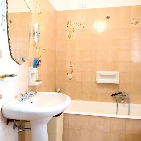House With 3 Bedrooms In With Wonderful City View Balcony And Wifi 度假居