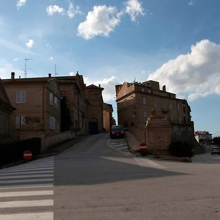 House With 3 Bedrooms In With Wonderful City View Balcony And Wifi Monte San Pietrangeli